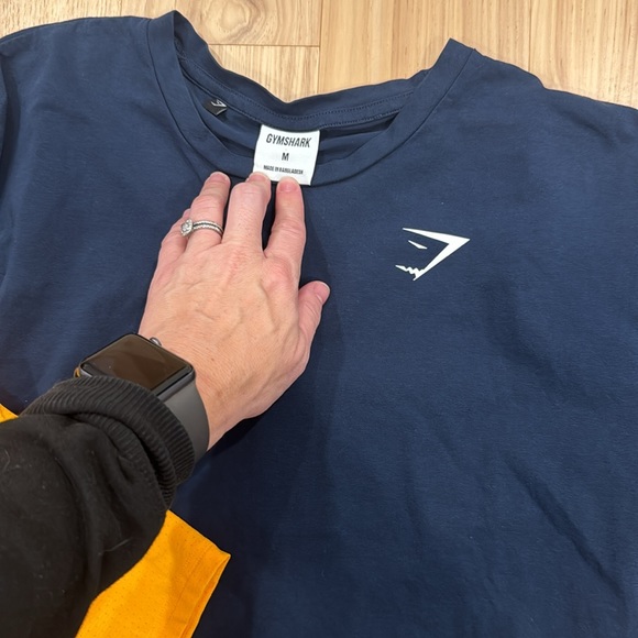 Lot of 2 gymshark short sleeve shirts, size medium - Picture 3 of 3